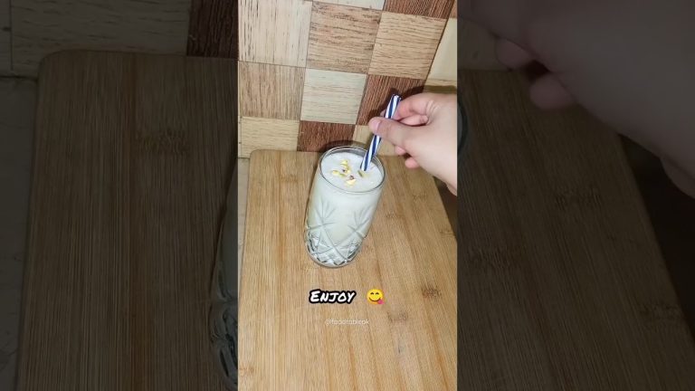 Suggest Me This Smoothie Name ? 🤔 || #shorts #trending #smoothie #winter #ytshorts #breakfast #viral