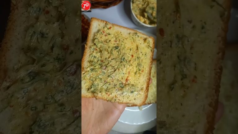 Garlic-cheese bread recipe #garliccheesebread#cookwithzubeda#cheesyrecipe#breadrecipes#foodshorts#ig