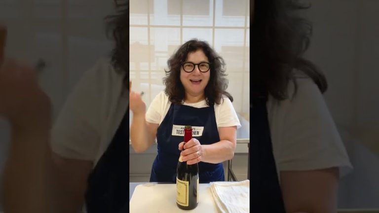 How to Open Wine with a Waiters Corkscrew #Shorts