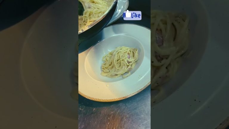 Making spaghetti 🥓carbonara🍝#viralshorts #trending #video #shorts