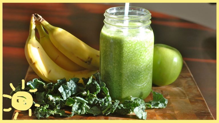 EAT | Banana Kale Smoothie Recipe