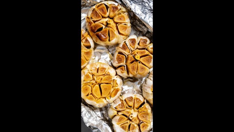 Garlic Peeling Hack 🧄 #Shorts