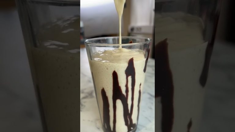 Salted Caramel Smoothie! 🤩 #recipe #smoothie #milkshake #vegan #dessert #shorts #banana #caramel