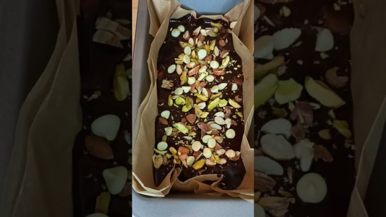 Fruit n Nut chocolate bites (Dessert Recipe)🍫💖 #shorts #youtubeshorts #chocolate