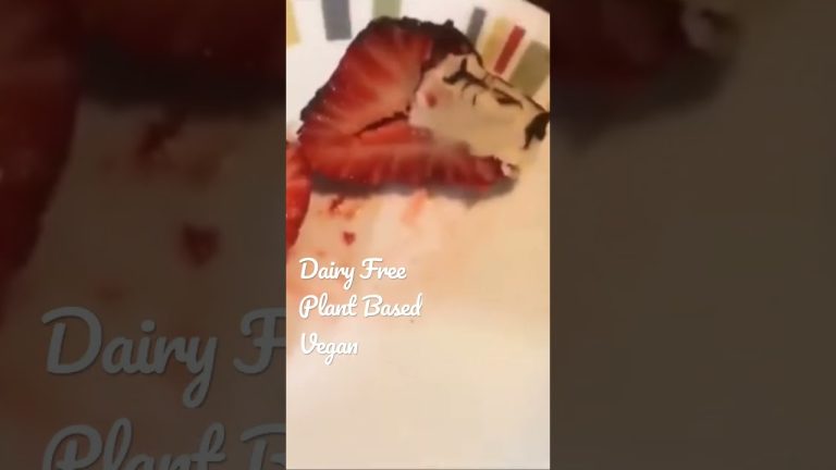 Chocolate Covered Cheesecake Stuffed Strawberries- Perfect New Years, Valentines Dessert Treat!