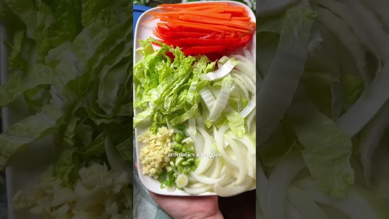 saucy beef lo mein – Chinese takeout at home! #chinesefood