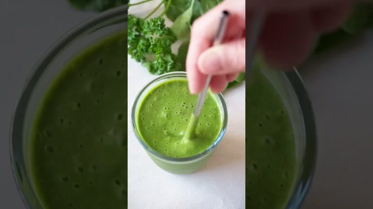 My 2 minute Green Smoothie Recipe #shorts