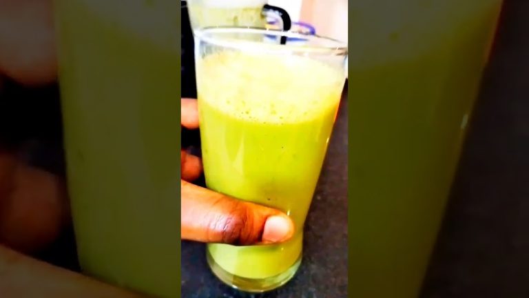 Kale, Banana and Avocado Green Smoothie for detox. #shorts