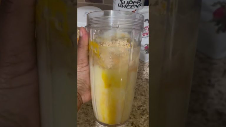 Healthy smoothie Recipe for Women over 40 #shorts #asmr #smoothie #recipes #healthy #fyp #over40