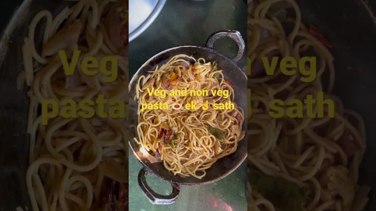Veg and non veg pasta 🍝 ek sath #shorts