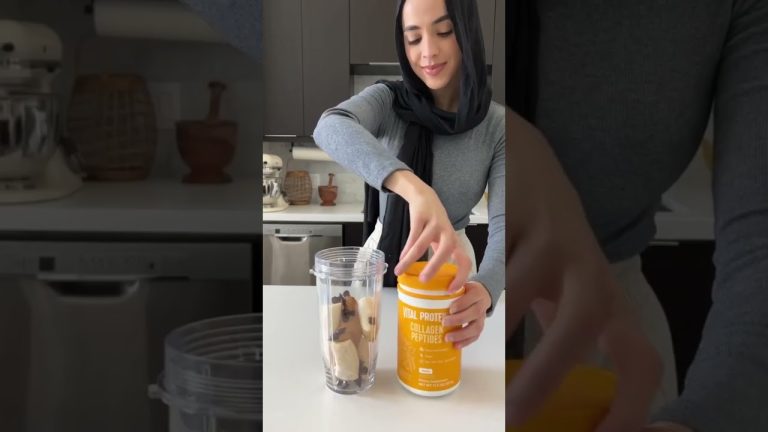 Cookie Dough Smoothie Bowl 🍪 #smoothie #shorts #ytshorts #cookiesrecipe #baking #food #viral #new