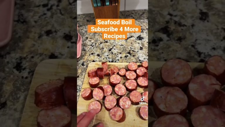 NFL Short : Seafood Boil Gameday Recipe