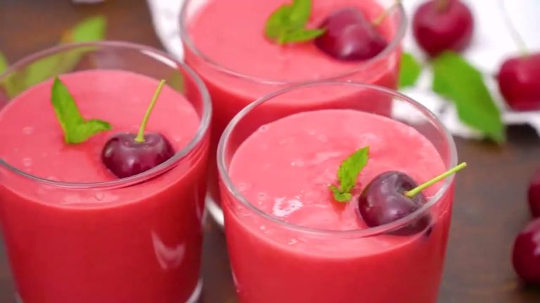 The BEST Cherry Smoothie Recipe #smoothierecipes #wellness