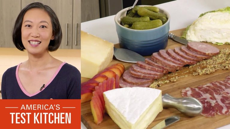 How to Make an Elegant Cheese and Charcuterie Board