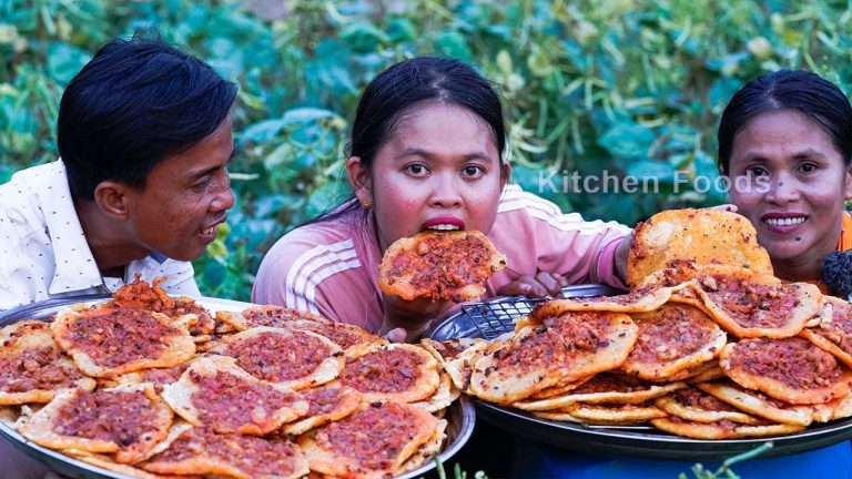 Cooking Yummy Crispy Pork Cake Recipe in Village – Donation Food in Rural Style