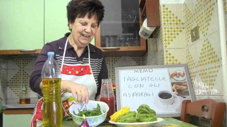 Cooking with Mamma Anna Maria: Tagliatelle pasta with Asparagus recipe