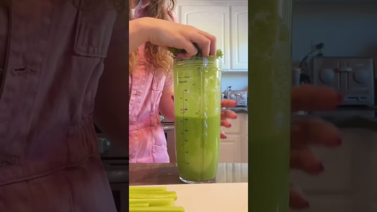 Green smoothie recipe for glowing skin ✨🫶🏻 #skincare