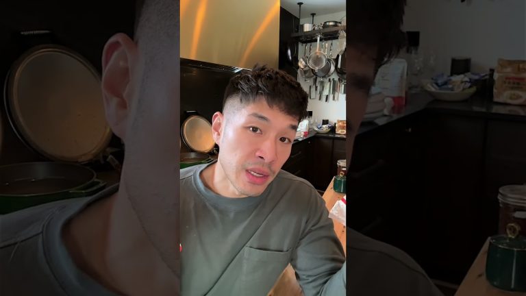 Dinner in 5 minutes: Chinese Dumplings in Korean Seolleongtang and @KimChiChicBeauty