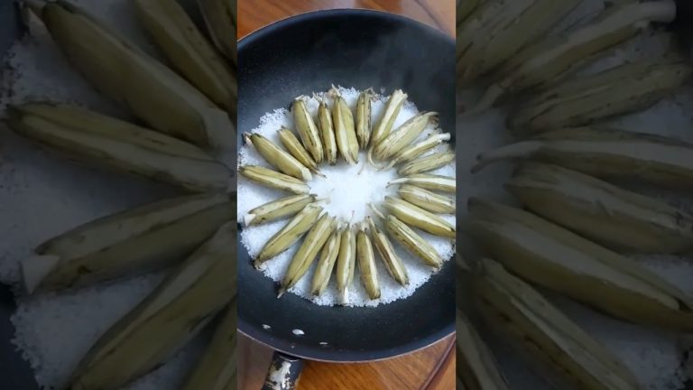 Salt baked razor clam #recipe #eatathome #homemade #cookathome #seafood #hmwcooking #clam #鹽焗蟶子