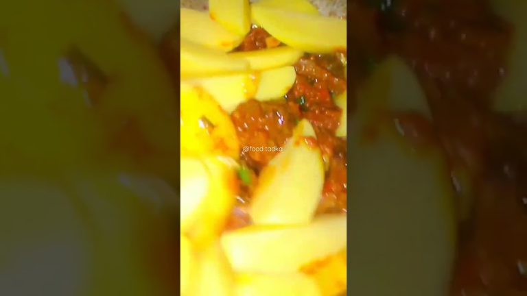 #new aloo gosht recipe 😋 potato beef curry #youtubeshorts #shorts #shortvideo #food #short #recipe
