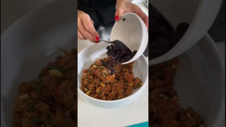 Amazing Beef Empanada from Argentina. #beef #empanadas #argentina #easyrecipe #cookingclass