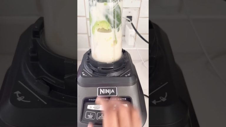 Omg 😱 I tried this delicious smoothie recipe from @kikifoodies so good #smoothie #asmr