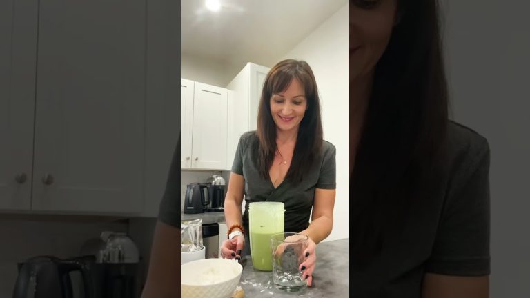 Healthy Pina Colada Matcha Smoothie #shorts