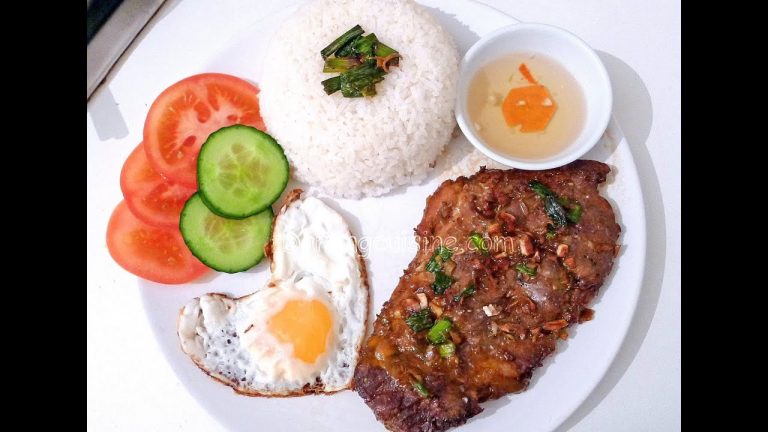 Vietnamese grilled pork chop with broken rice – Com tam suon nuong | Helen's Recipes