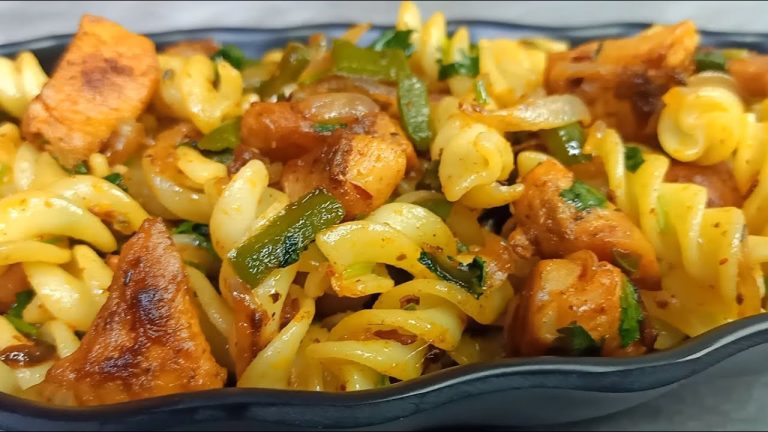 Easy Chicken Pasta Recipe | How to make Chicken pasta | Restaurant style Chicken pasta #chickenpasta