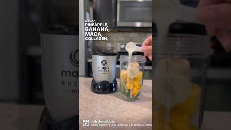 DELICIOUS Maca Green Smoothie w/ MAGIC BULLET MINI! 🌱🤯