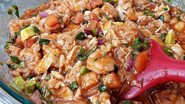 MEXICAN SEAFOOD COCKTAIL | Easy Mexican Shrimp Seafood Cocktail Recipe
