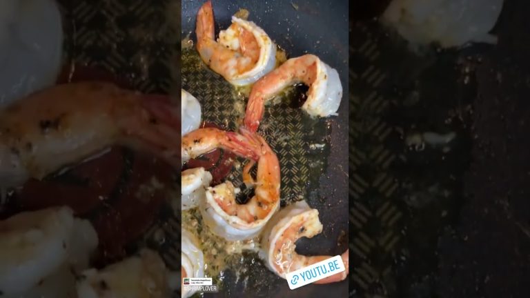 Pomodoro Shrimp Pasta 😋 (full recipe in channel) #shorts