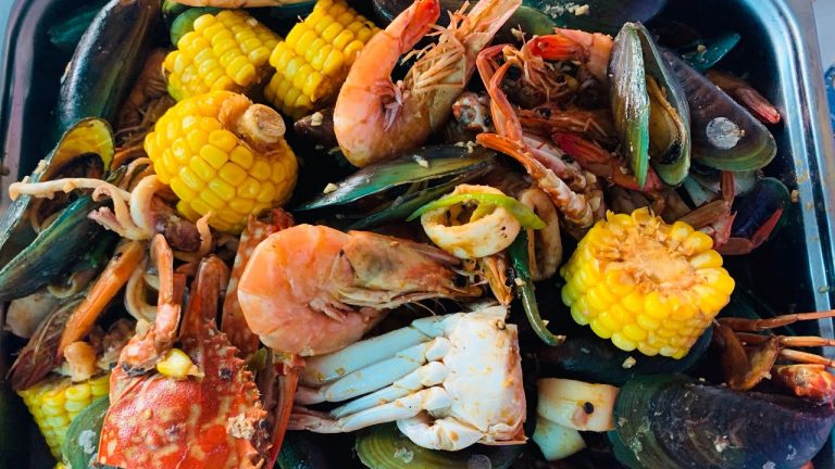 Mixed SEAFOOD in Tomato Sauce II Quick & Easy Recipe.