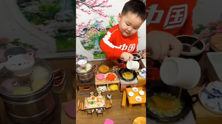 How Cute Little Chef Cooks Steamed Buns and Fried Tomatoes in Asian Way