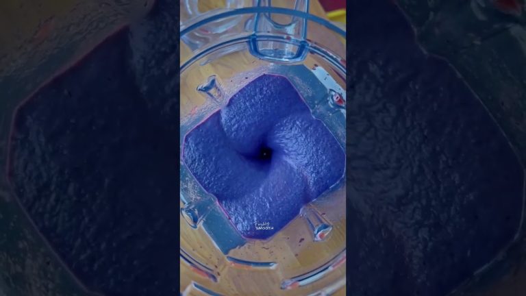 Purple breakfast smoothie #smoothierecipes #satisfying #breakfastrecipe