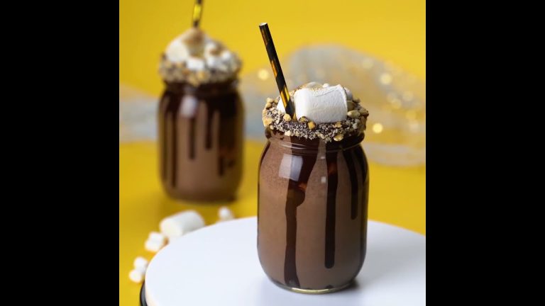 Chocolate Smoothie Recipes 🍫 Easy & Quick Decorating Hacks  #Shorts