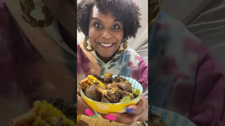 Vegan “seafood” boil in the airfryer!! Mind blowing good!