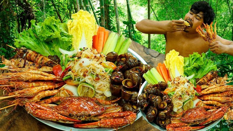 Amazing Delicious Asian BBQ Seafood Green Papaya Salad Recipe | Spicy Shrimp, Squid, Crab, Snail BBQ