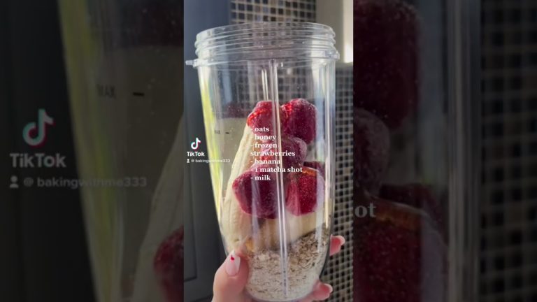 HEALTHY SMOOTHIE RECIPE! Smoothie making🍓🧸#smoothie #fruit #recipe