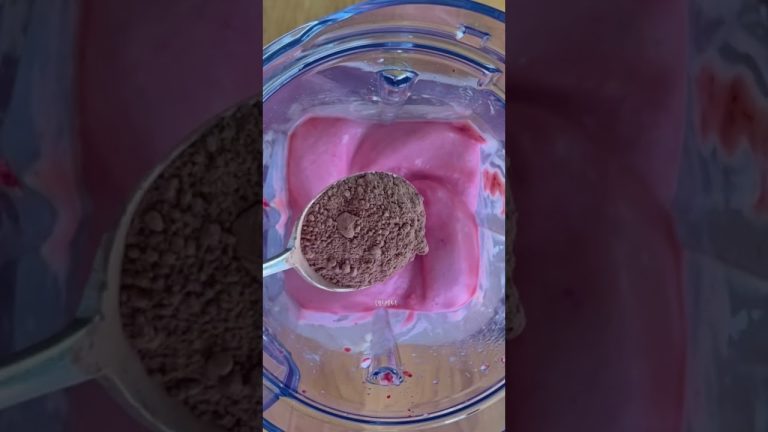 Chocolate strawberry and banana thick smoothie/ice cream recipe #smoothiebowl #smoothierecipes