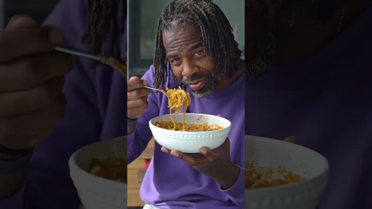 Cashew Mushroom Curry Noodles  🍜 #vegan #veganrecipes #veganuary #noodles