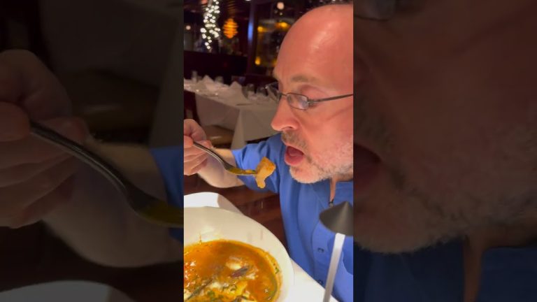 Biggest Bowl of Seafood Stew – Cioppino at Cork Tree Restaurant Palm Desert, CA #shorts #food #amsr