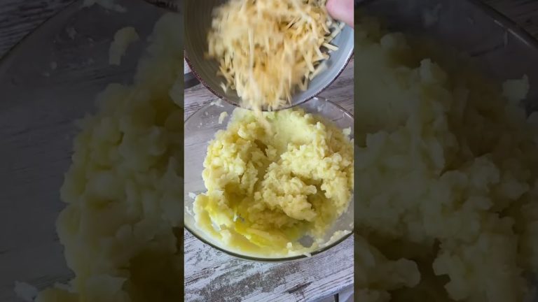 An unusual version of the usual potato with chicken breast❤️. Save the recipe🔥🙌.