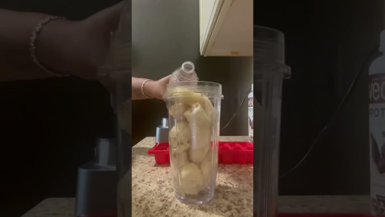 How to Make Smoothie Cubes using ripe bananas #shorts #smoothie #howto #fyp #make #hack #icecube