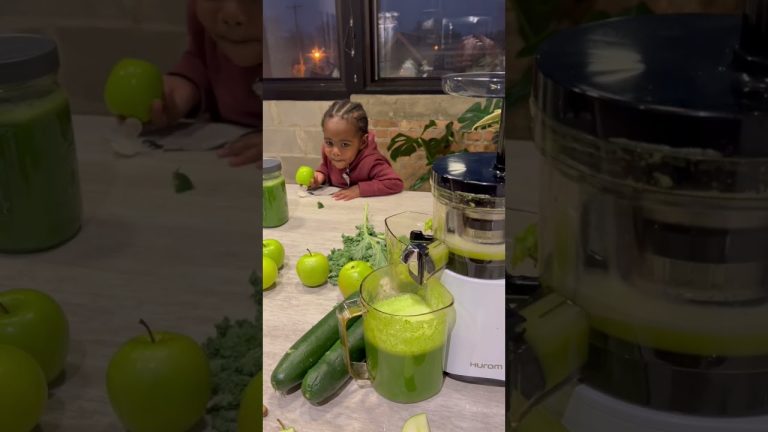 Juice with me / fresh green juice #healthylifestyle #health #selfcare #healingjourney #wealth