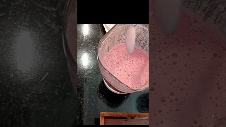 Strawberry smoothie/ Strawberry milkshake easy recipe