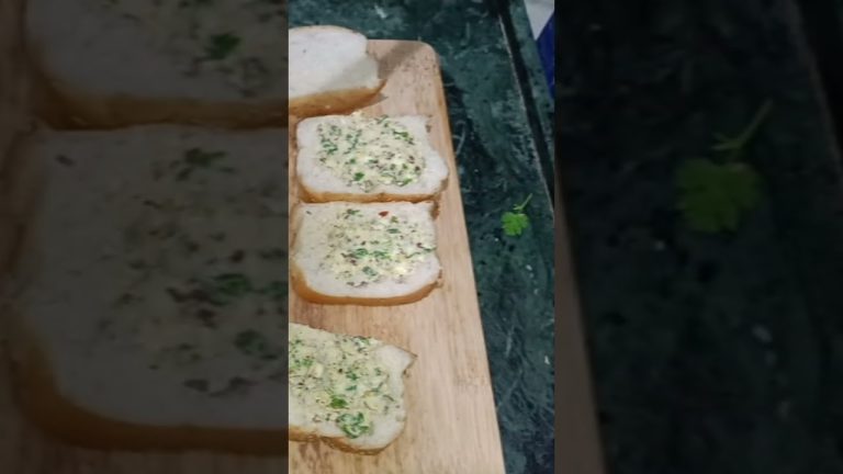 Garlic Bread Recipe at home🍞🍞😋😋😋🤤| #shorts #short #breadrecipe #recipe#easybreakfastrecipe
