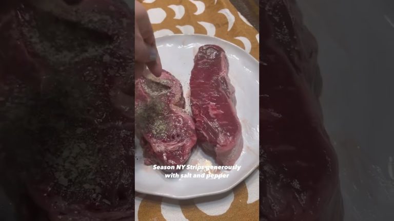 Garlic Butter New York Strip #Steak #shorts #nashvillewifestyles #recipe #valentinesday #dinner #yum