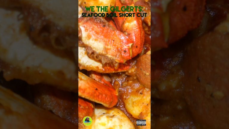 DIY Seafood Boil #shortclips #cookingtips #spedup #inthekitchen #shortcut