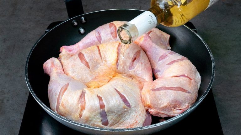 According to an old Polish recipe! Chicken legs, wine and a pan